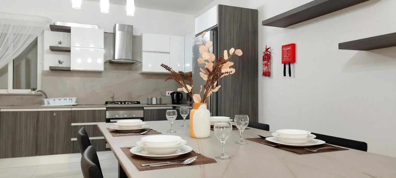 Large And Modern Apartment In The Centre Of Malta Mosta Exterior foto